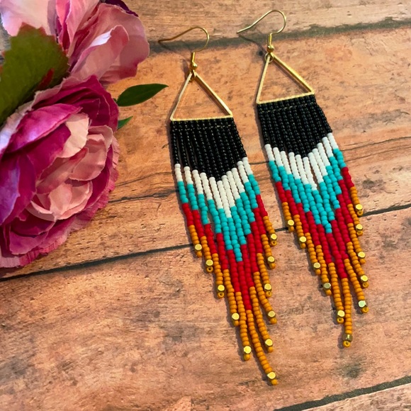 Western beaded earring - Picture 3 of 5